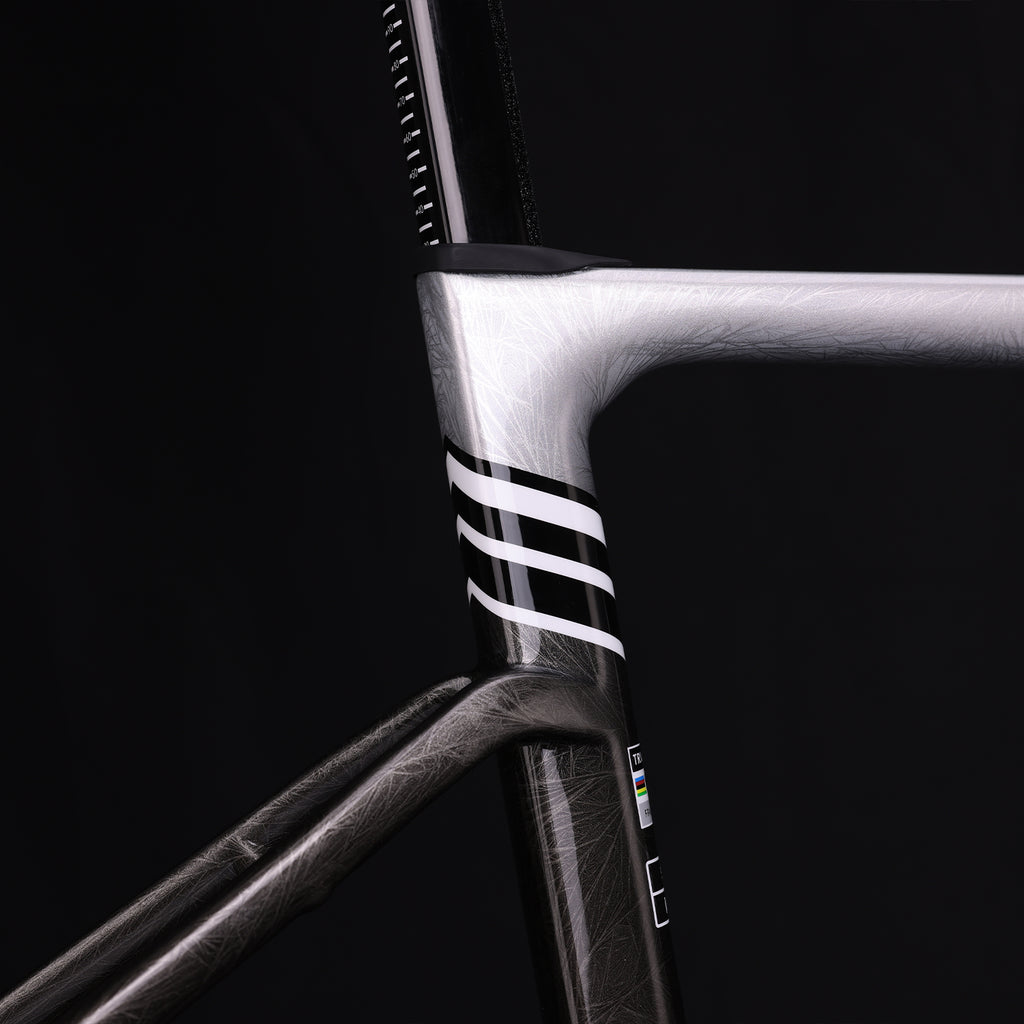 ICAN Graro gravel frame in custom paintjob ice crack uci approval TRIAERO