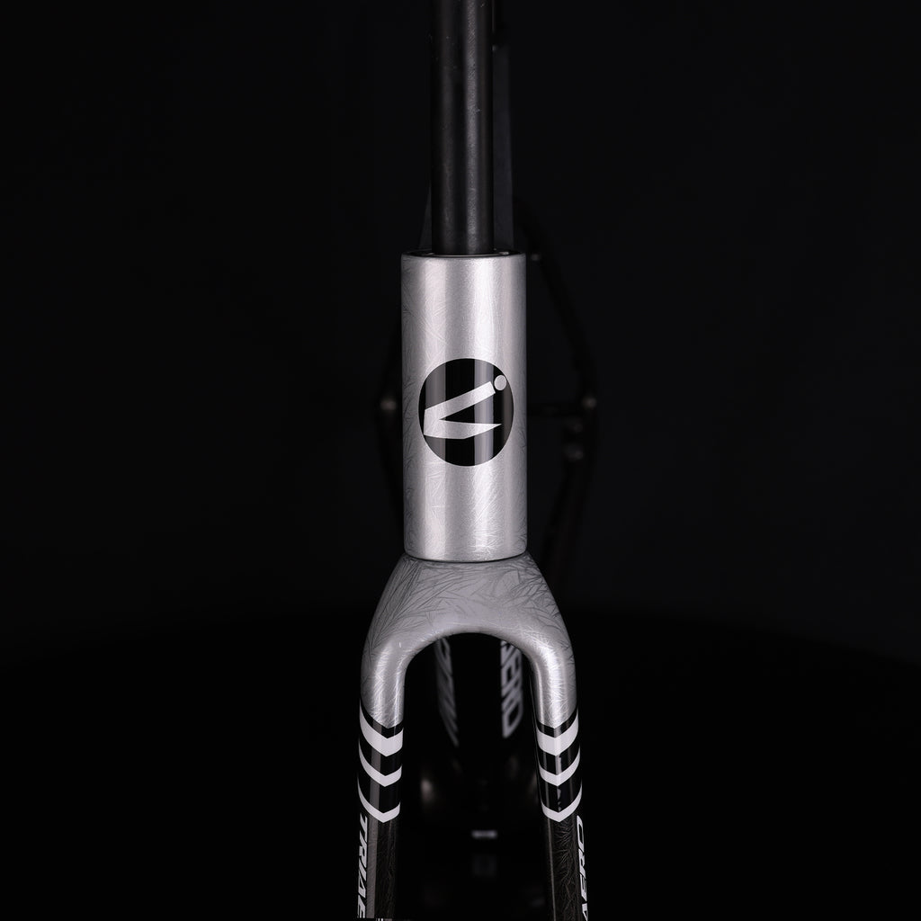 ICAN Graro gravel frame in custom paintjob ice crack uci approval TRIAERO